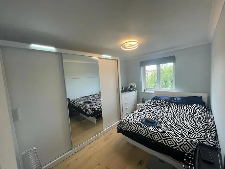 شقة Double Room -The Stylish Yellow Flat لندن المملكة المتحدة